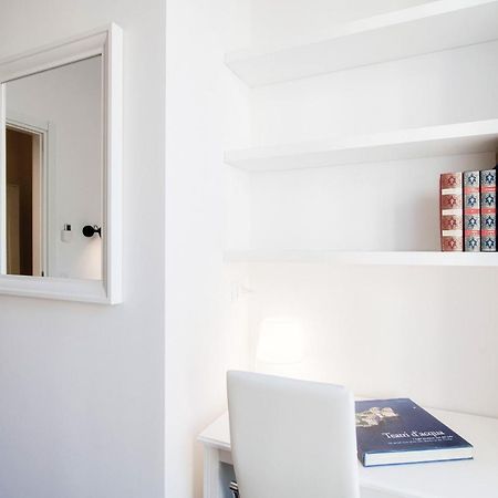 White Loft Como Central - The House Of Travelers Exteriör bild
