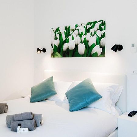 White Loft Como Central - The House Of Travelers Exteriör bild