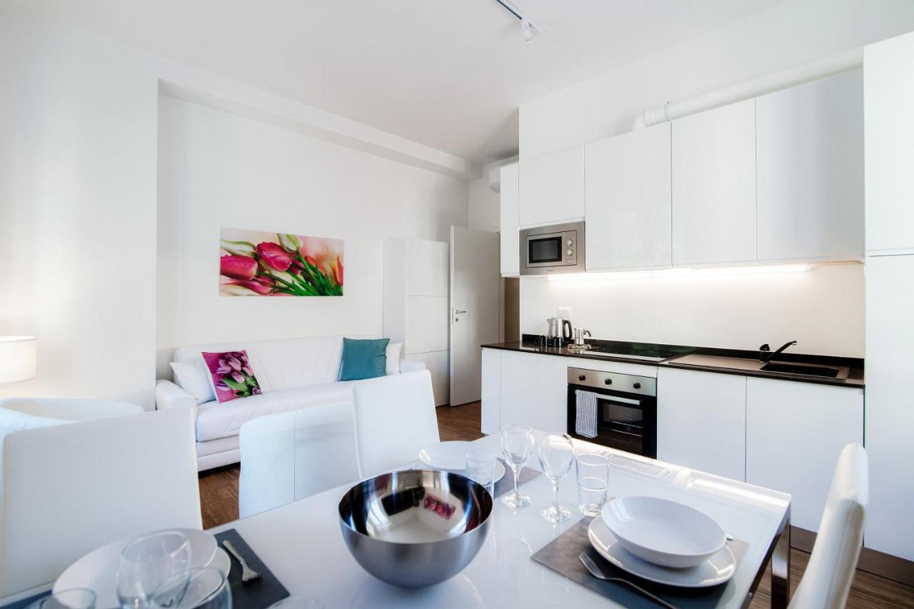 White Loft Como Central - The House Of Travelers Exteriör bild